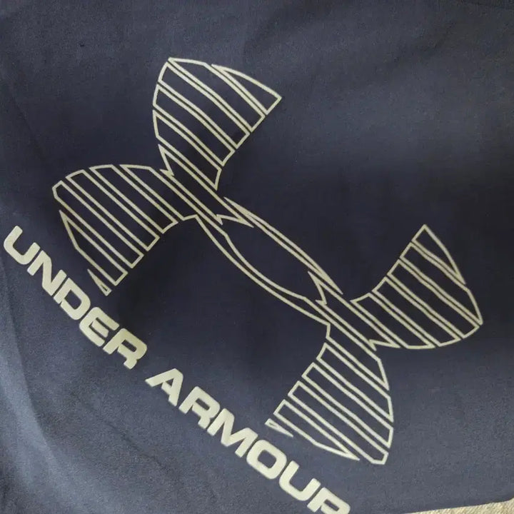 [BUNJANG] Under Armour Navy Shorts / 언더아머 네이비 반바지 100