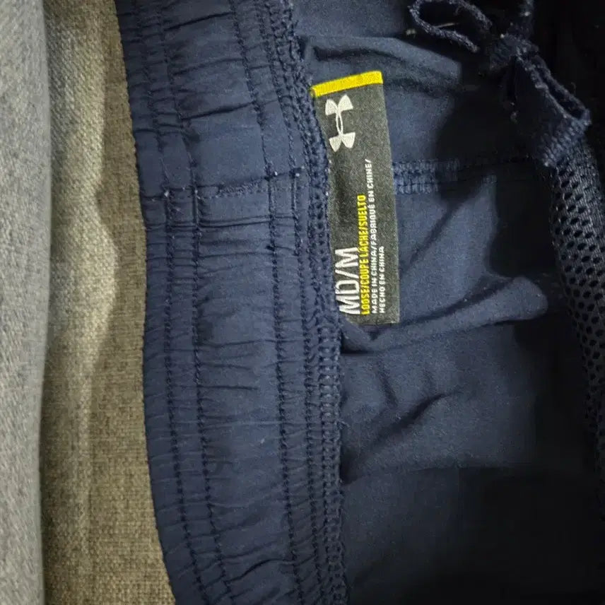 [BUNJANG] Under Armour Navy Shorts / 언더아머 네이비 반바지 100