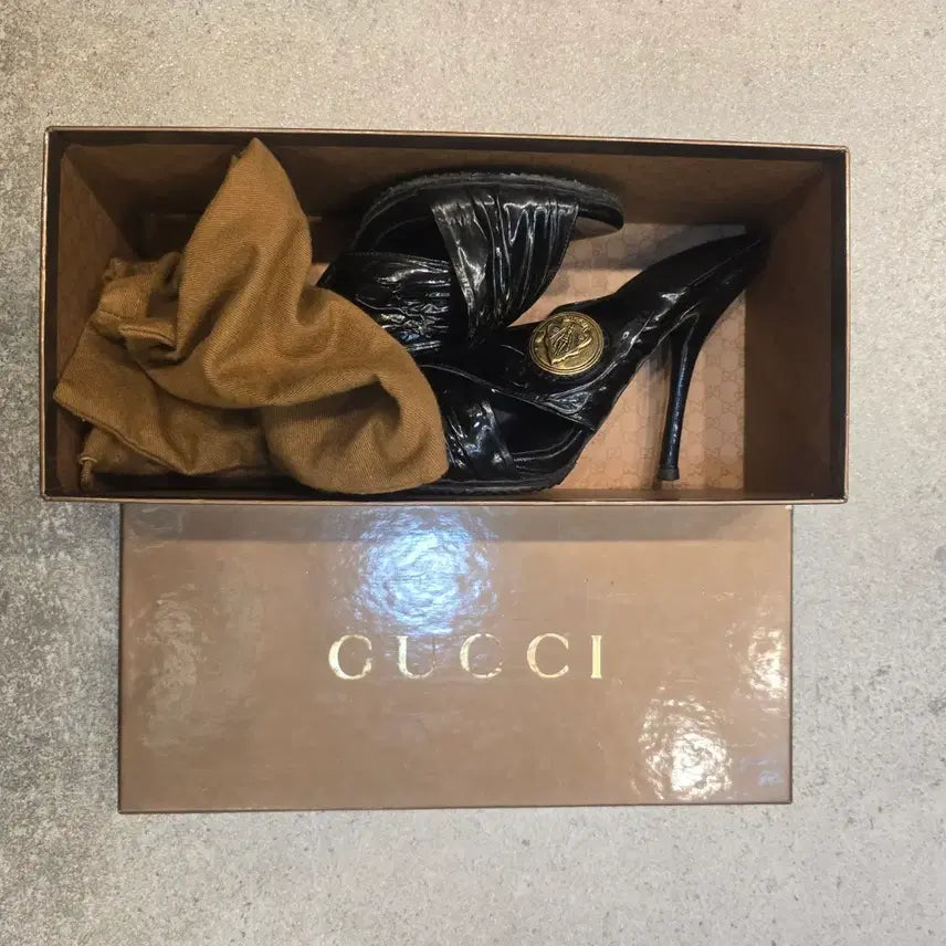 [BUNJANG] Gucci Patent X-Strap Hysteria Stiletto Sandals / 구찌 페이던트 X 스트랩 히스테리아 샌들 37.5