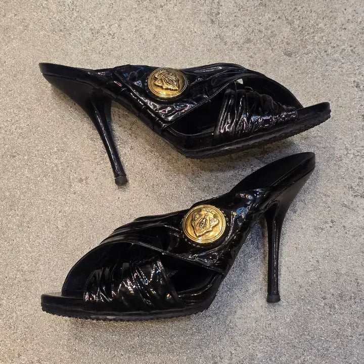 [BUNJANG] Gucci Patent X-Strap Hysteria Stiletto Sandals / 구찌 페이던트 X 스트랩 히스테리아 샌들 37.5