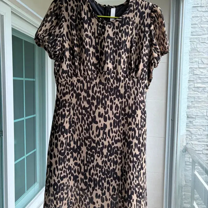 [BUNJANG] Kinda Cool Leopard Pattern Mini Dress / 카인다쿨 유투버 레오파드 패턴 원피스