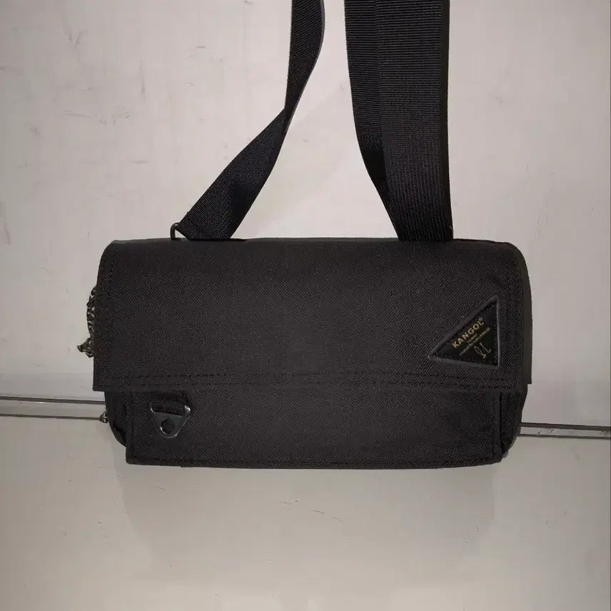 [BUNJANG] Kangol Glampling Mini Crossbody Bag with Multi-Pockets / 캉골 글램핑 미니 크로스백 멀티포켓