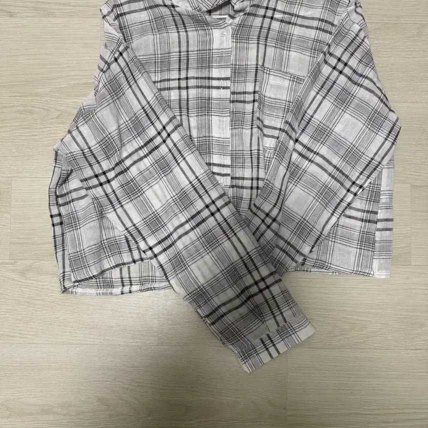 [BUNJANG] White Black Checkered Shirt / 화이트 블랙 체크 셔츠