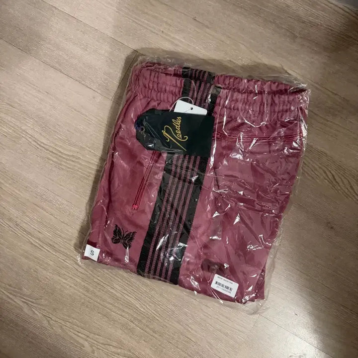 [BUNJANG] Needles Standard Fit Track Pants Smoke Pink / 니들스 트랙팬츠 스모크핑크 스탠다드핏