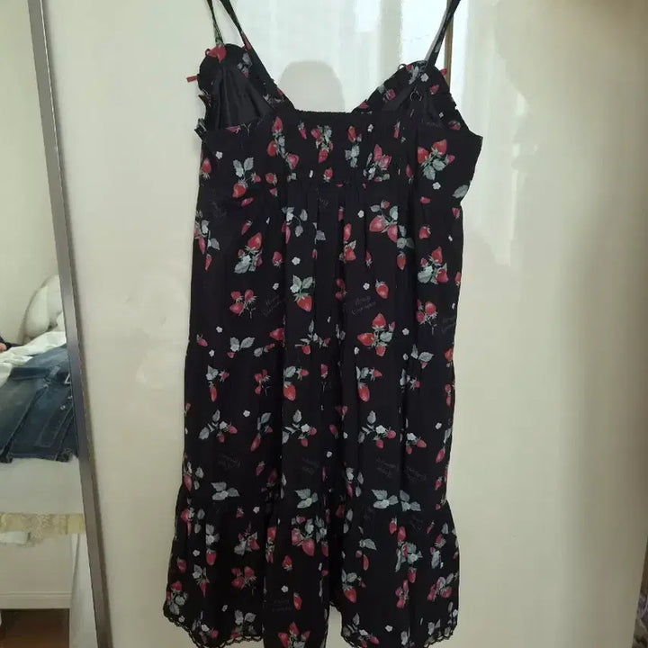 [BUNJANG] Honey Cinnamon Strawberry Camisole Dress / 허니시나몬 딸기 캐미솔원피스