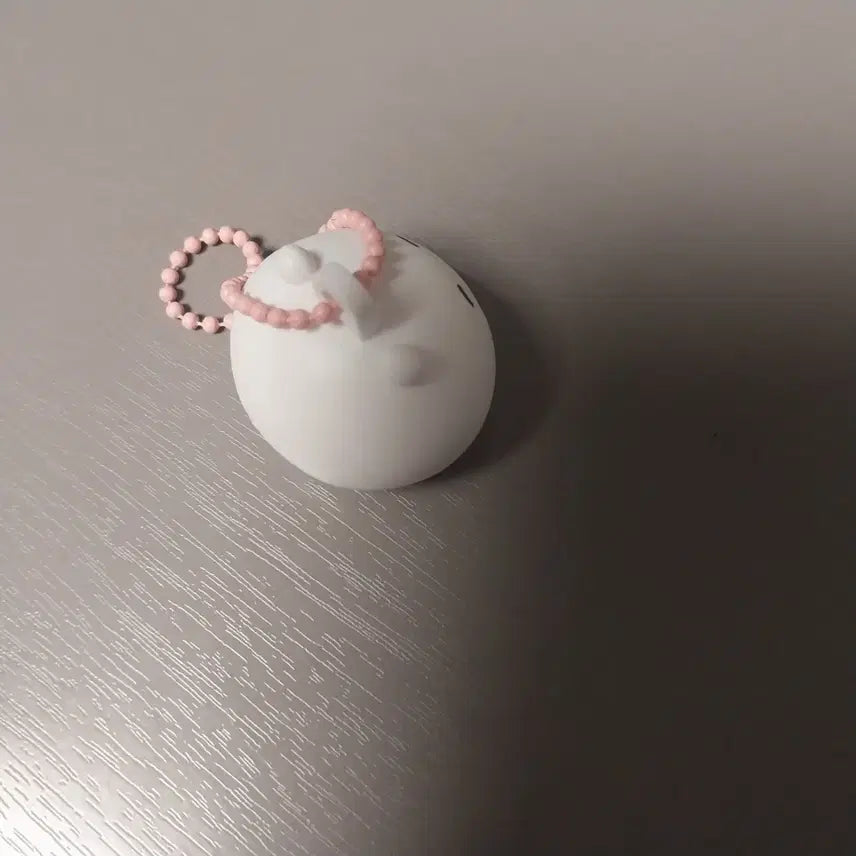 [BUNJANG] Chiikawa Capsule Toy Lip Balm Charm Keychain / 치이카와 립밤캡가챠 키링