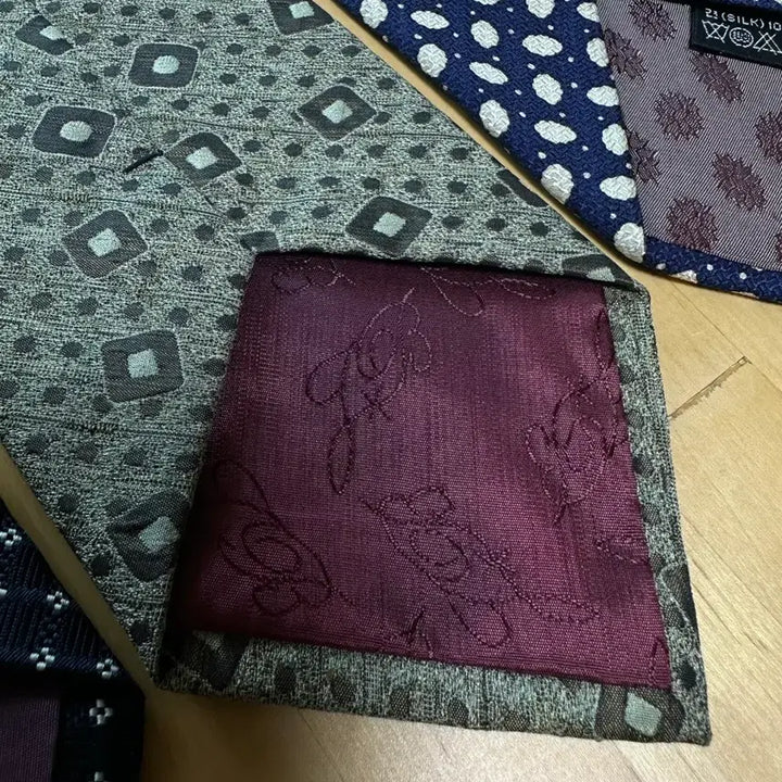 [BUNJANG] Vintage Tie Bundle Set (4 Pieces) / 빈티지 타이 4개 일괄