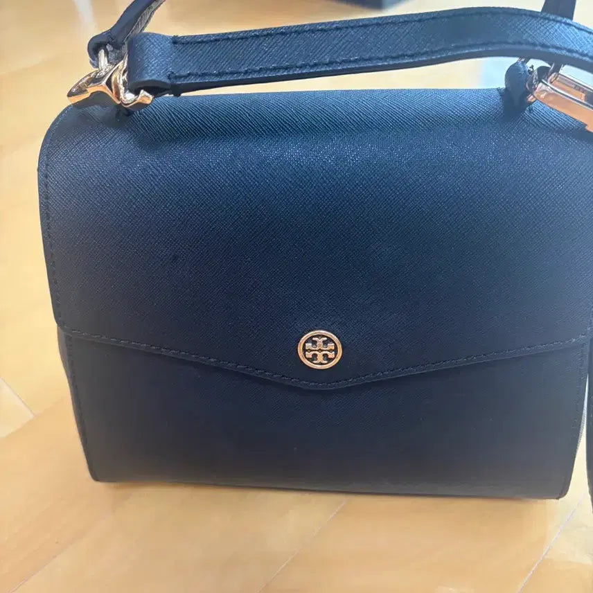 [BUNJANG] Tory Burch Small Black Top Handle Bag / 토리버치 스몰 블랙탑핸들