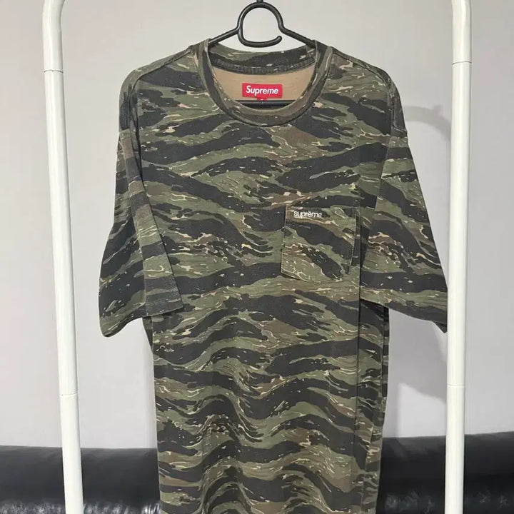 [BUNJANG] Supreme Tiger Camo Short Sleeve Pocket T-shirt SS24 / [슈프림] 숏슬리브 포켓 티셔츠 타이거 카모 24ss