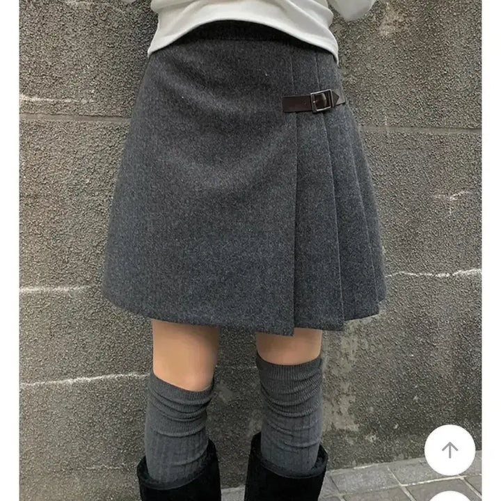 [BUNJANG] Able) Pleated Mini Skirt / 에이블리 플리츠 미니 스커트 치마 옷 모직 판매 양도 무신사