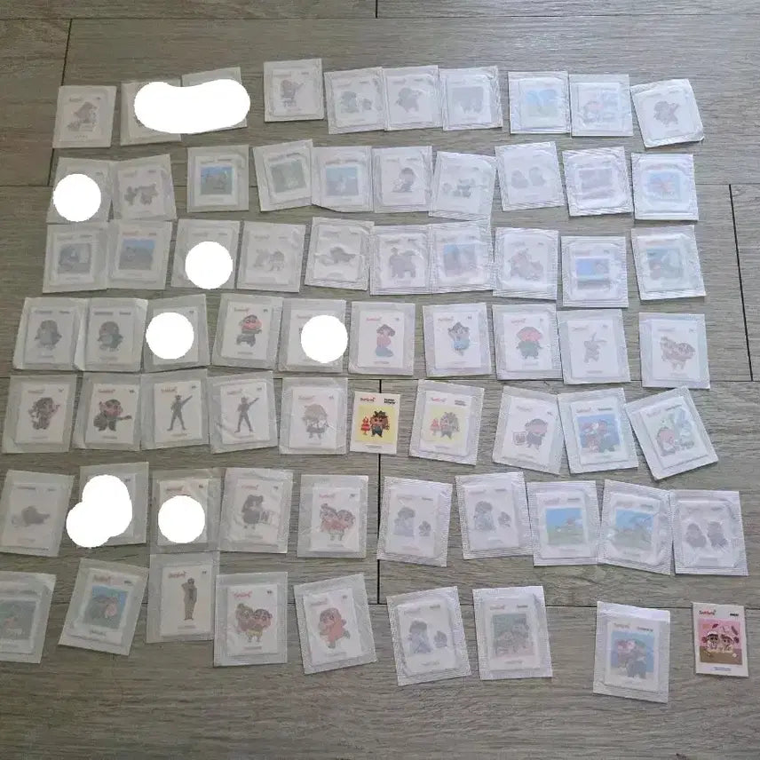 [BUNJANG] Samyang Crayon Shin-chan PTT Seal Bundle (Approx. 69 pcs) / 삼양 짱구 띠부씰   판매