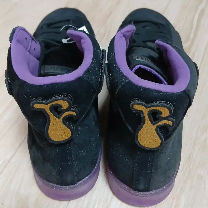 [BUNJANG] Converse Limited Edition Luxury Velvet Hightop Sneakers (US 11.5 / 300mm) / (새제품) 컨버스 한정판 럭셔리 벨벳 하이탑 300mm