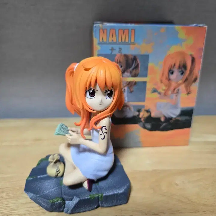 [BUNJANG] One Piece Nami PVC Figure - Money Version / 원피스 나미pvc 피규어 돈 ver.