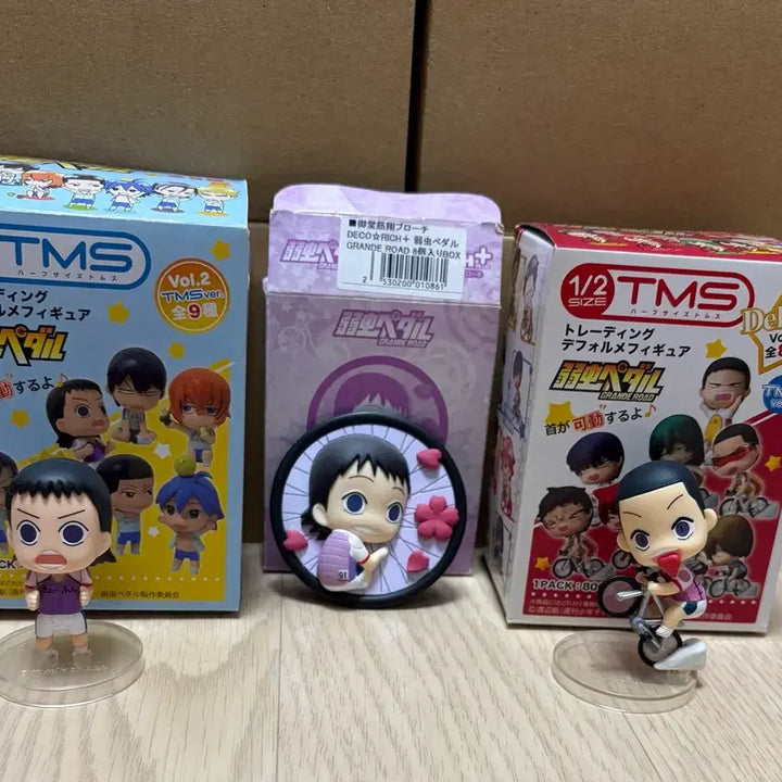 [BUNJANG] Yowamushi Pedal Midousuji Trading Figure &amp; Badge Set / 겁쟁이페달 미도스지 피규어, 뱃지 굿즈 팝니다.