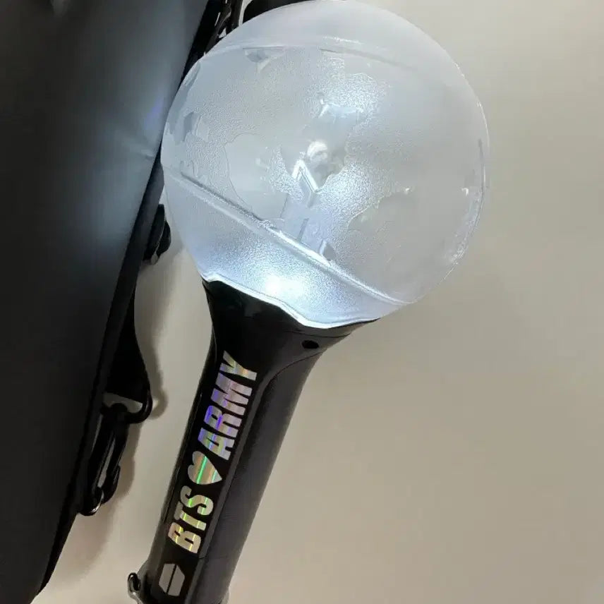 [SOLD OUT] BTS 아미밤 Ver.3 응원봉 + 하드 케이스(파우치)