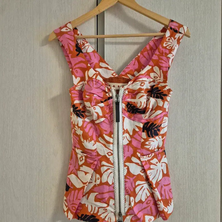 [BUNJANG] Marni Zip-Up Sleeveless Vest / 마르니 집업  슬리브리스