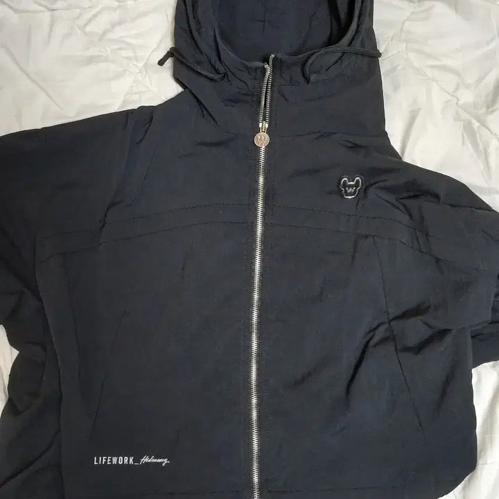 [BUNJANG] Life Work Hooded Windbreaker Jacket / 라이프워크 후드 바람막이 블랙 자켓(급처