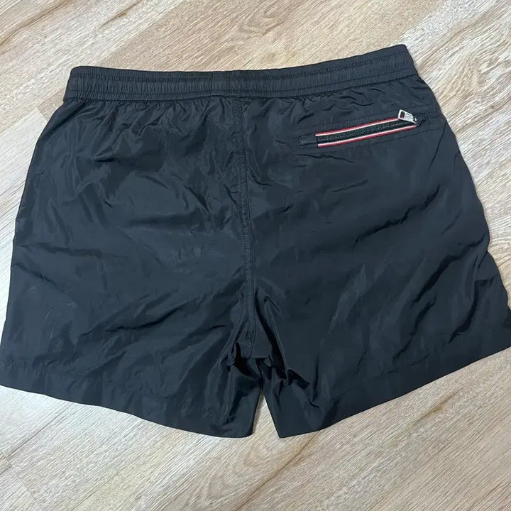 [BUNJANG] Moncler Shorts / 몽클레어 반바지
