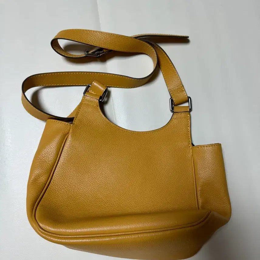 [BUNJANG] Mandarin Duck Lily 2-way Shoulder/Cross Bag Sunflower / (상태SS,판매가20) 만다리나덕 릴리 2way 숄더/크로스백