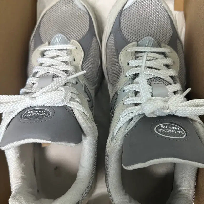 [BUNJANG] New Balance 2002R T2 Grey Sneakers (270) / 뉴발란스 2002R T2 그레이 270