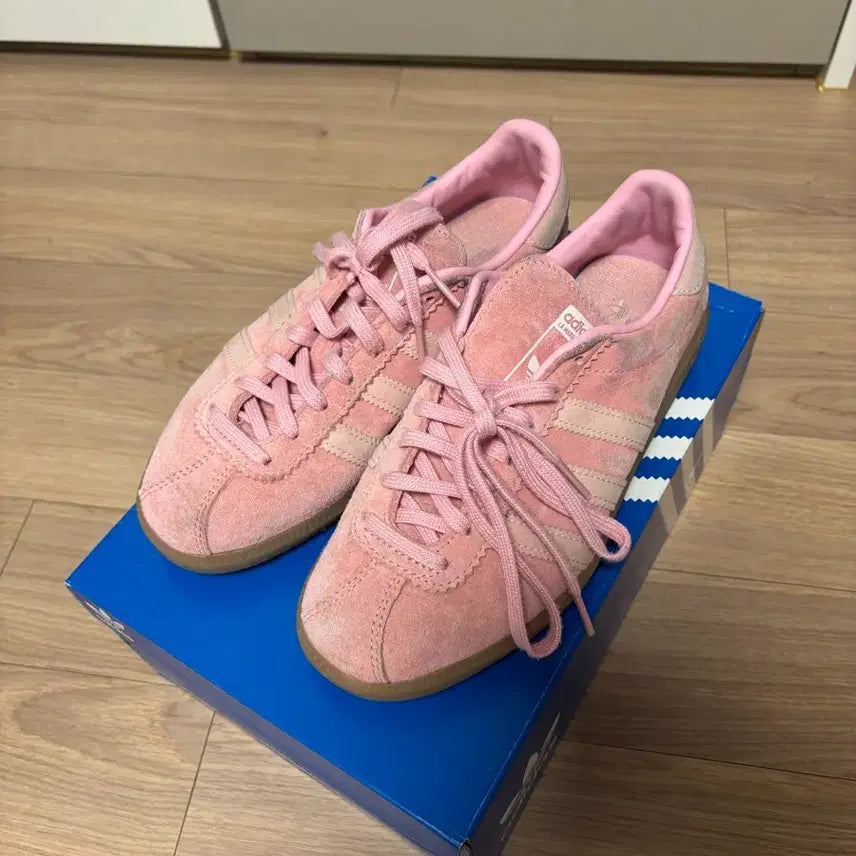 [BUNJANG] Adidas Bermuda Pink 220 / 아디다스 버뮤다 핑크 220 크림구매