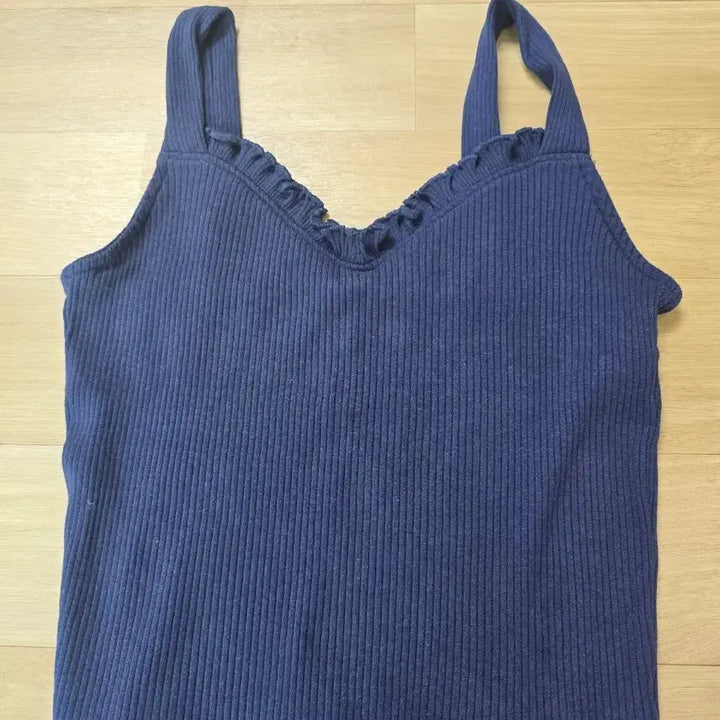 [BUNJANG] Ribbed Sleeveless T-Shirt with Frill Detail / 여성나시