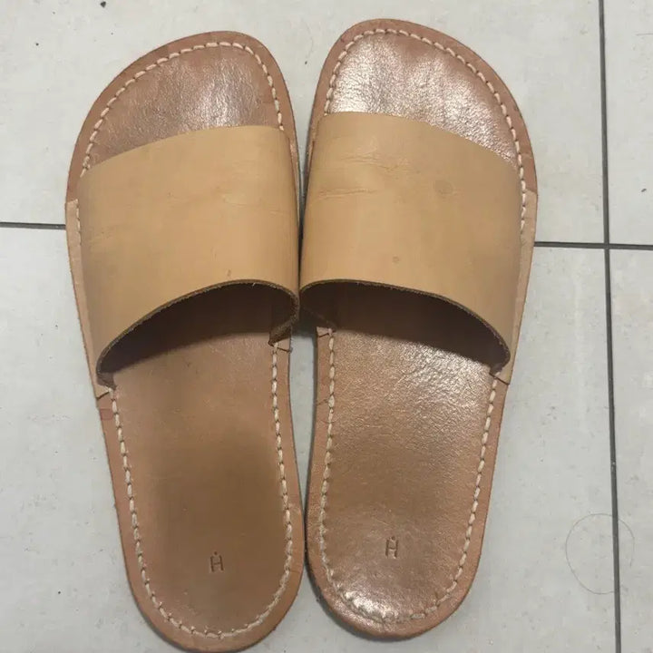 [BUNJANG] Hender Scheme Atelier Leather Slippers Beige / 핸더스킴 아뜰이에