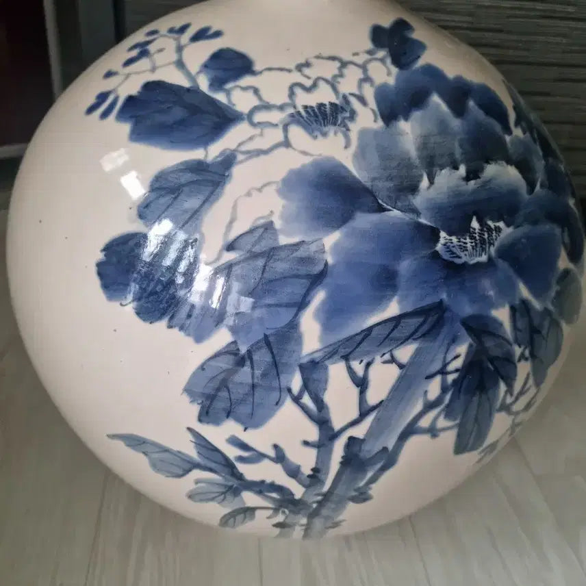 [BUNJANG] Baek Pa Seon Ceramics Vase with Floral Design / 수려한  도자기