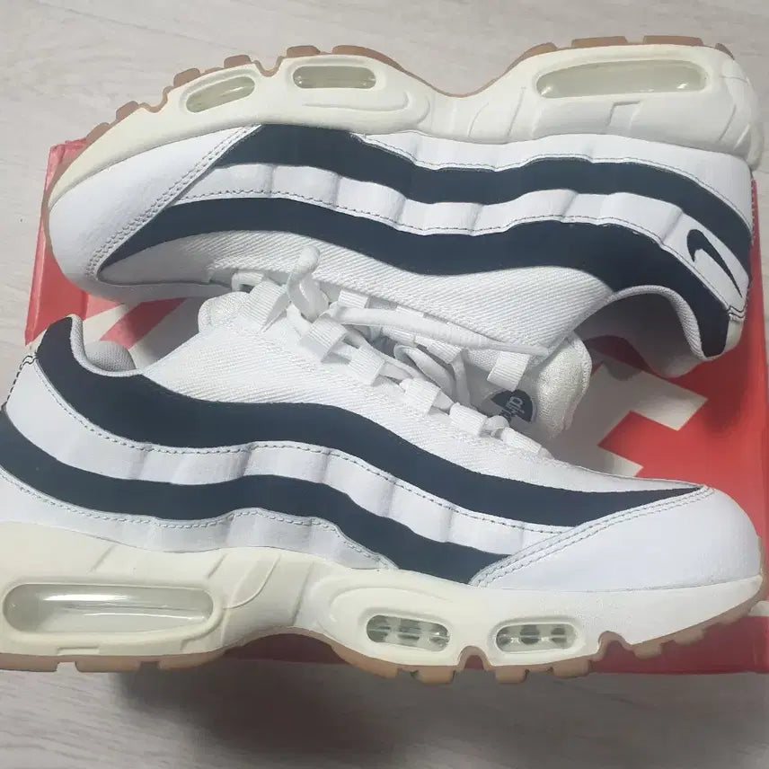 [BUNJANG] Nike Air Max 95 Juventus W280 / [W280]나이키 에어맥스95 유벤투스