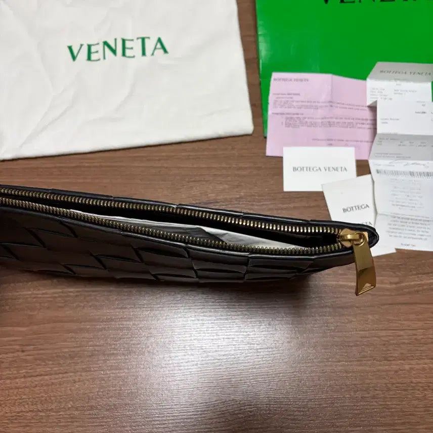 [BUNJANG] Bottega Veneta Large Clutch Black / 보테가베네타 라지 클러치 블랙