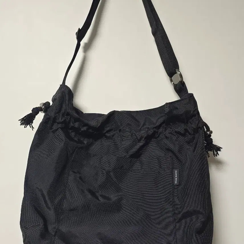 [BUNJANG] Black Nylon Crossbody Bag / 블랙 나일론 크로스백
