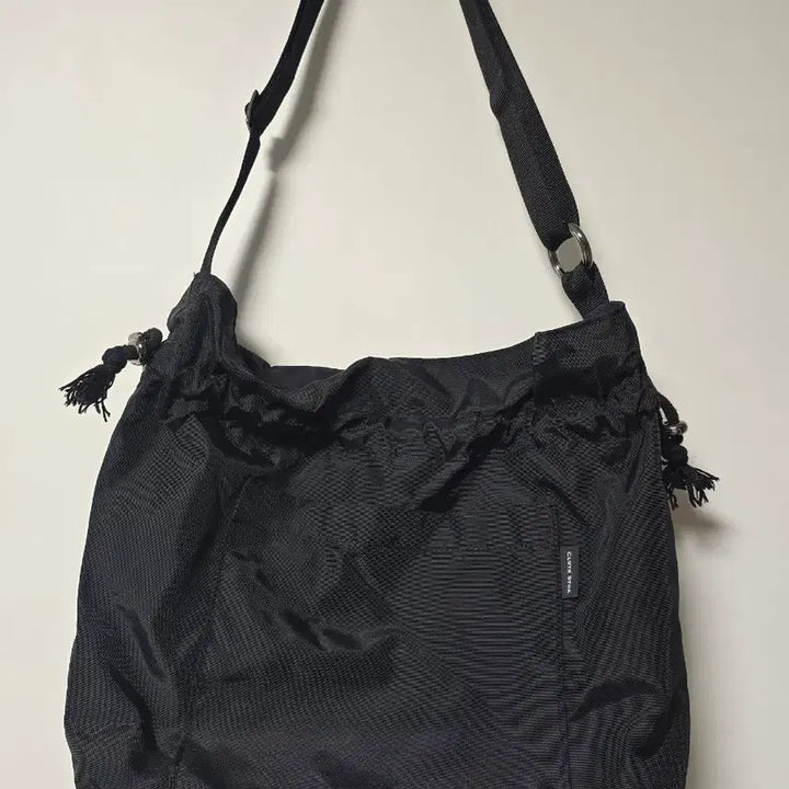 [BUNJANG] Black Nylon Crossbody Bag / 블랙 나일론 크로스백