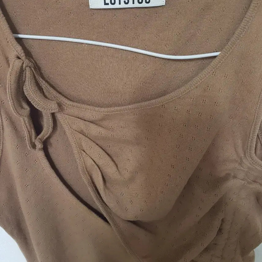 [BUNJANG] LotsYou Draft Camisole / 라츠유 나시