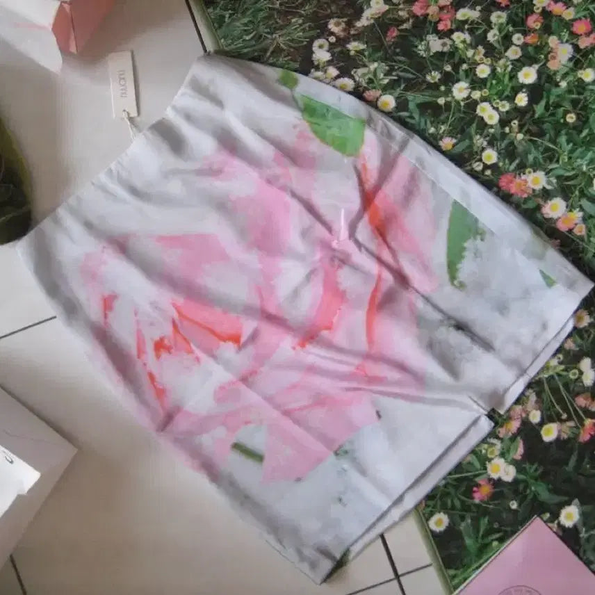 [BUNJANG] Nuanoe Rose Skirt (Size 3) / 누아누ㅣRose 스커트 3사이즈