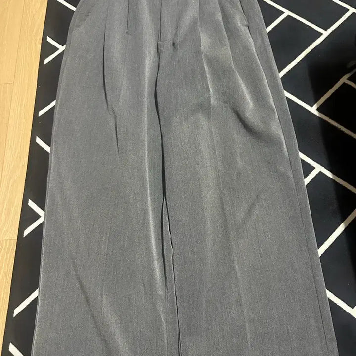 [BUNJANG] Goodlife Works Two-Tuck Wide Slacks (Grey, M) / 굿라이프웍스 투턱 와이드 슬랙스 그레이 m