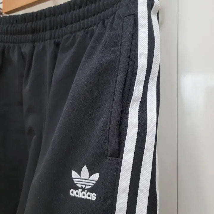 [BUNJANG] Adidas Black Track Shorts - Size M / 아디다스  반바지 블랙 M