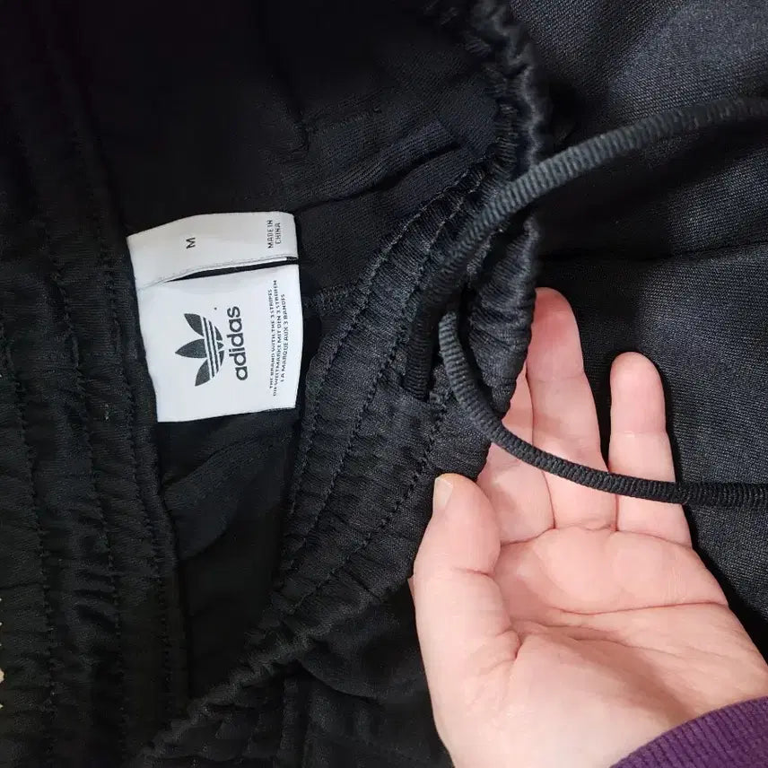 [BUNJANG] Adidas Black Track Shorts - Size M / 아디다스  반바지 블랙 M