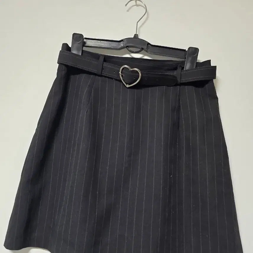 [BUNJANG] Mixxmix Heart Belt Skirt / 믹스엑스믹스 하트벨트 스커트