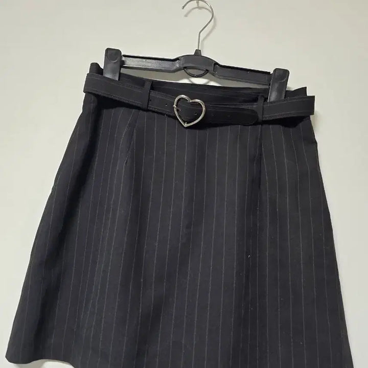 [BUNJANG] Mixxmix Heart Belt Skirt / 믹스엑스믹스 하트벨트 스커트