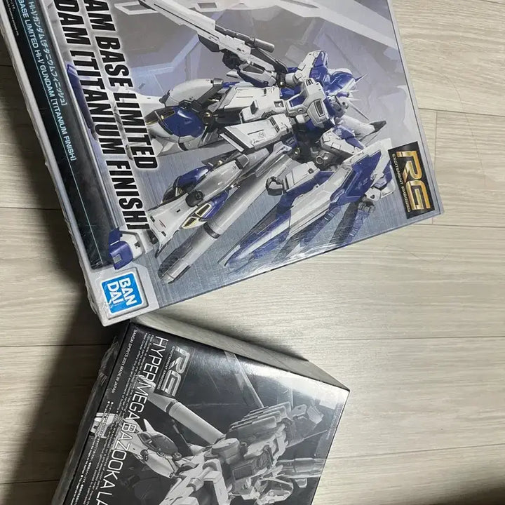 [BUNJANG] RG Hi-Nu Gundam Titanium Finish + Hyper Bazooka / RG 하이뉴 건담 티타늄 피니쉬 + 하이퍼 바주카
