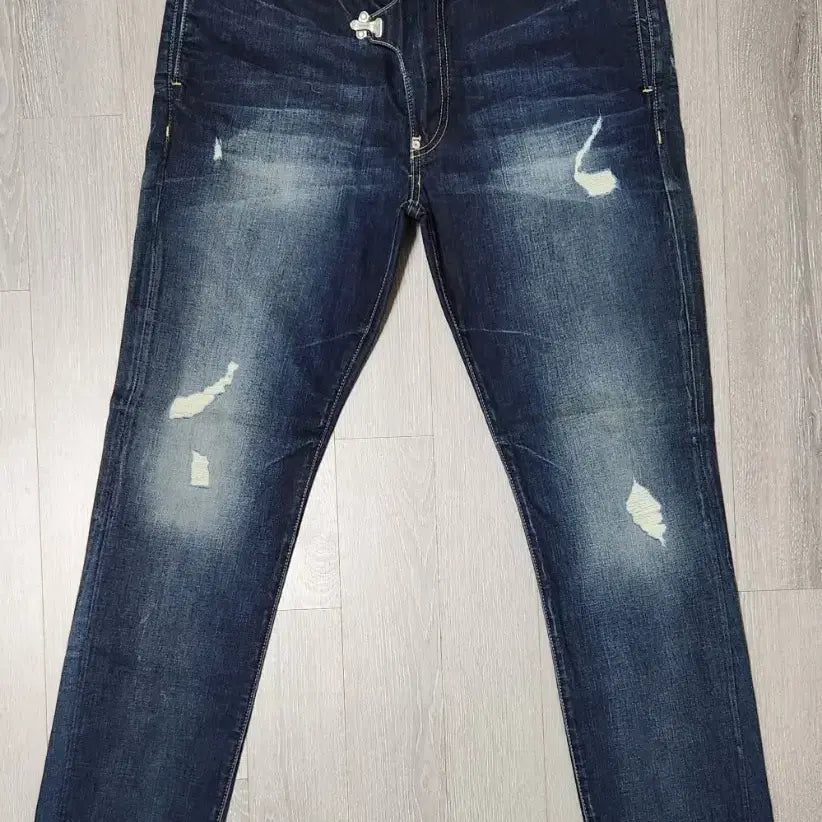 [BUNJANG] Emporio Armani Damage Washing Jeans / 엠포리오 아르마니 데미지 워싱 청바지