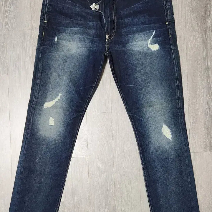 [BUNJANG] Emporio Armani Damage Washing Jeans / 엠포리오 아르마니 데미지 워싱 청바지