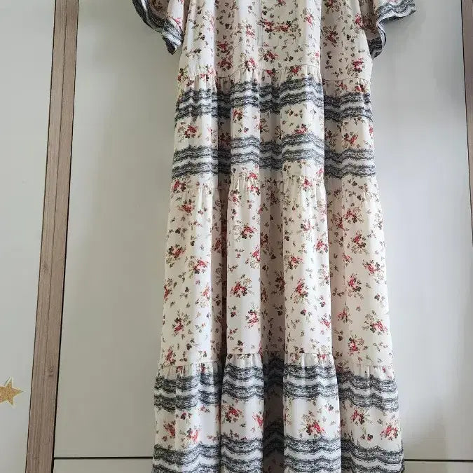 [BUNJANG] Thursday Island Floral Pattern Ruffle Midi Dress / 써스데이아일랜드(스타일)고급플라워 패턴 롱 원피스 반팔 캉캉 원피스