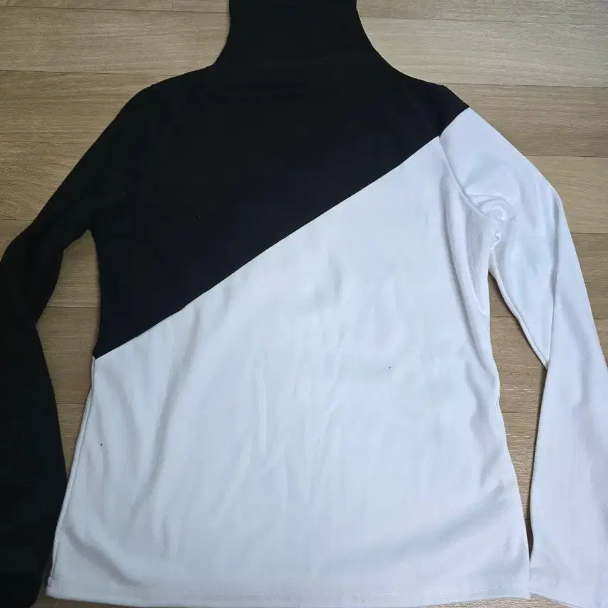 [BUNJANG] Color Block Mock Neck T-Shirt / 반폴라티셔츠