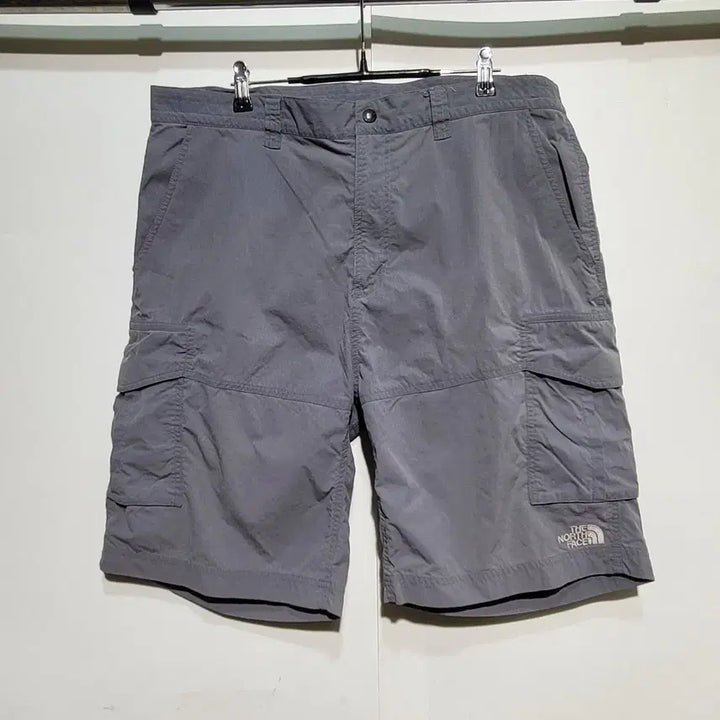 [BUNJANG] The North Face Grey Cargo Shorts / 노스페이스