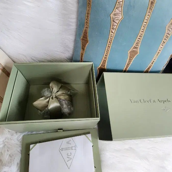 [BUNJANG] Van Cleef &amp; Arpels Necklace Outer Box Set / 반클리프목걸이 겉박스셋트