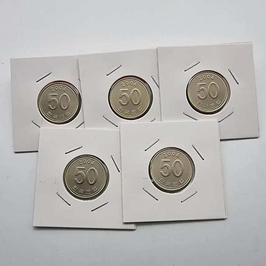 [BUNJANG] 2004 Unused 50 Won Coin Bundle (5 pieces) / 2004년 미사용 50주화 5개