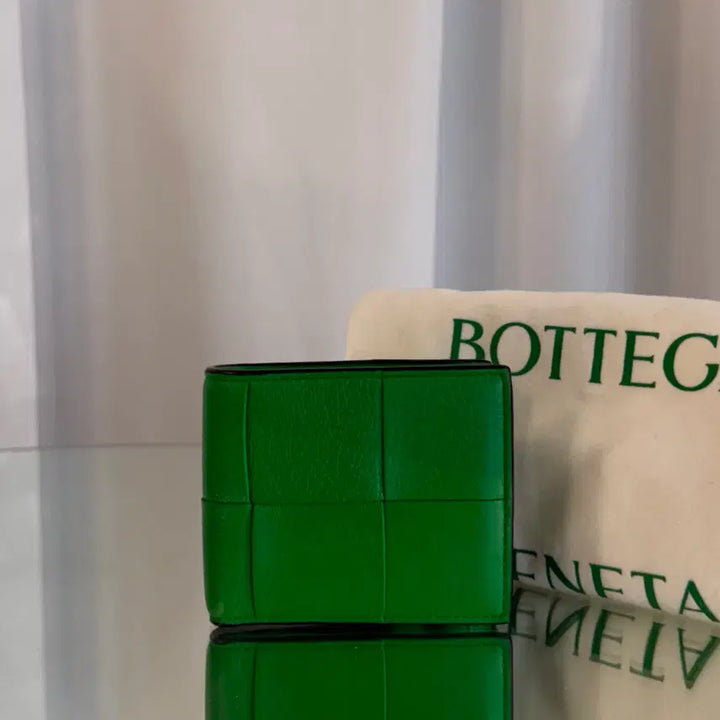 [BUNJANG] Bottega Veneta Cassette Parrot Bifold Wallet / 보테가베네타 카세트 패러킷 반지갑