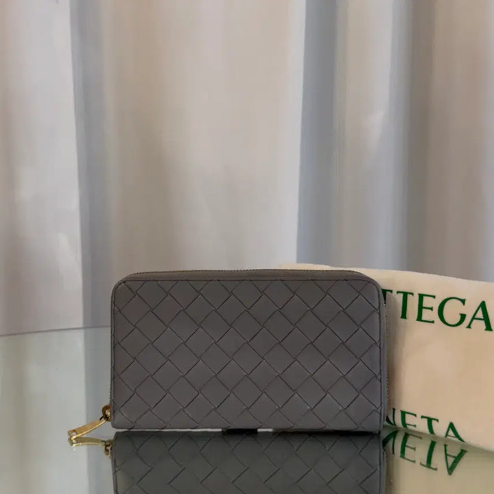 [BUNJANG] Bottega Veneta Intrecciato Zip Around Long Wallet / 보테가베네타 인트레치아토 지퍼 장지갑