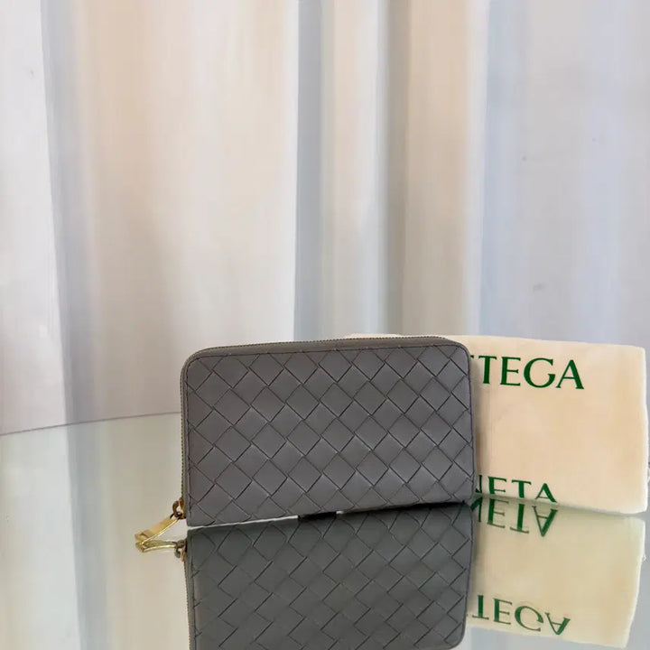 [BUNJANG] Bottega Veneta Intrecciato Zip Around Long Wallet / 보테가베네타 인트레치아토 지퍼 장지갑